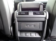 Land Rover Defender 24