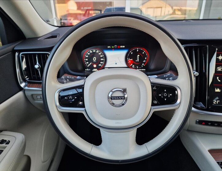 Volvo V60 Kombi 2,0 l 140 kw