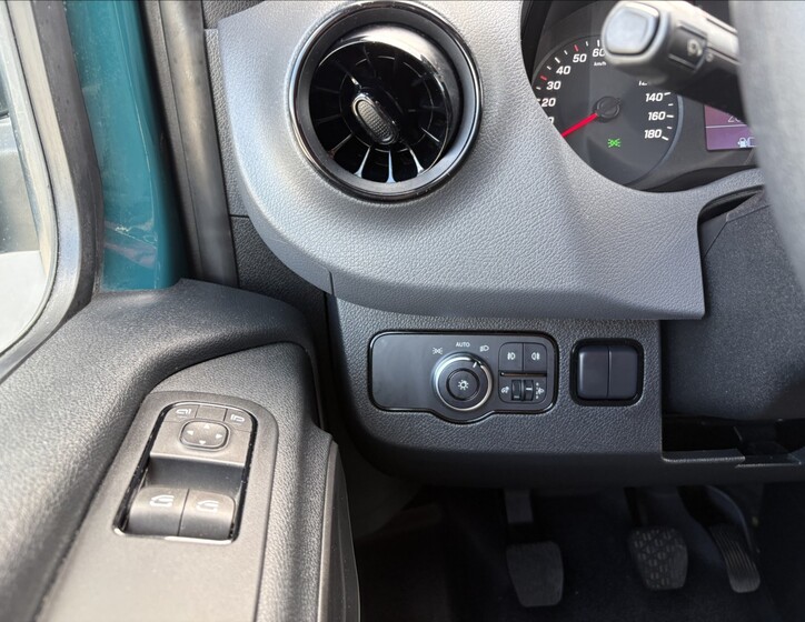 Mercedes-Benz Sprinter 12