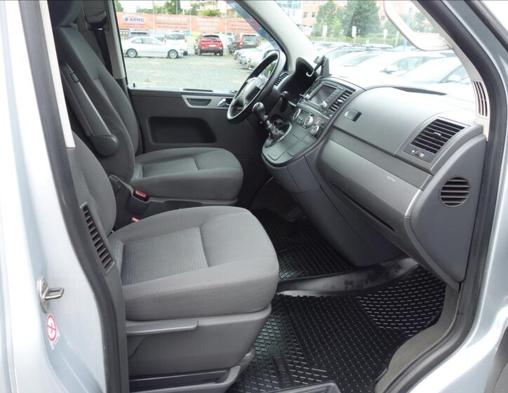 Volkswagen Multivan Kombi 2,5 l 128 kw