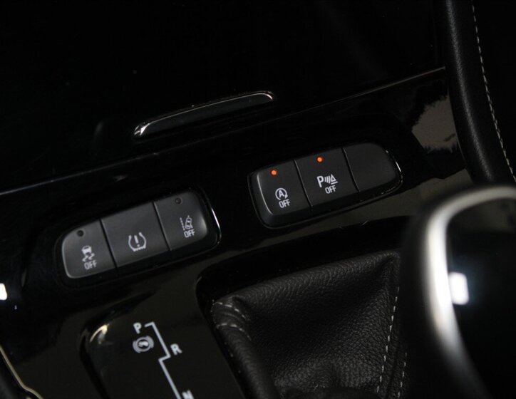 Opel Grandland X SUV / Terénní 1,2 l 96 kw