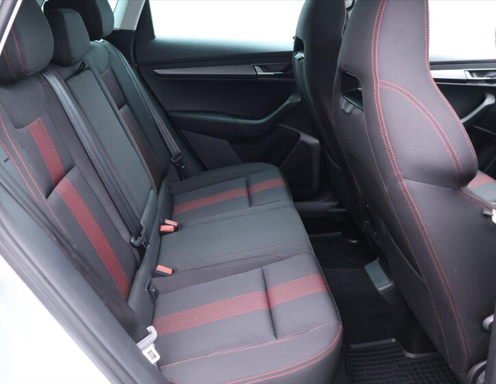 Škoda Karoq SUV / Terénní 2,0 l 110 kw