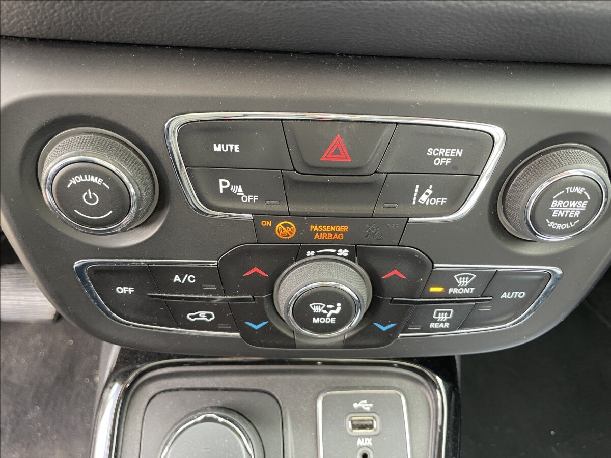 Jeep Compass SUV / Terénní 2,0 l 103 kw