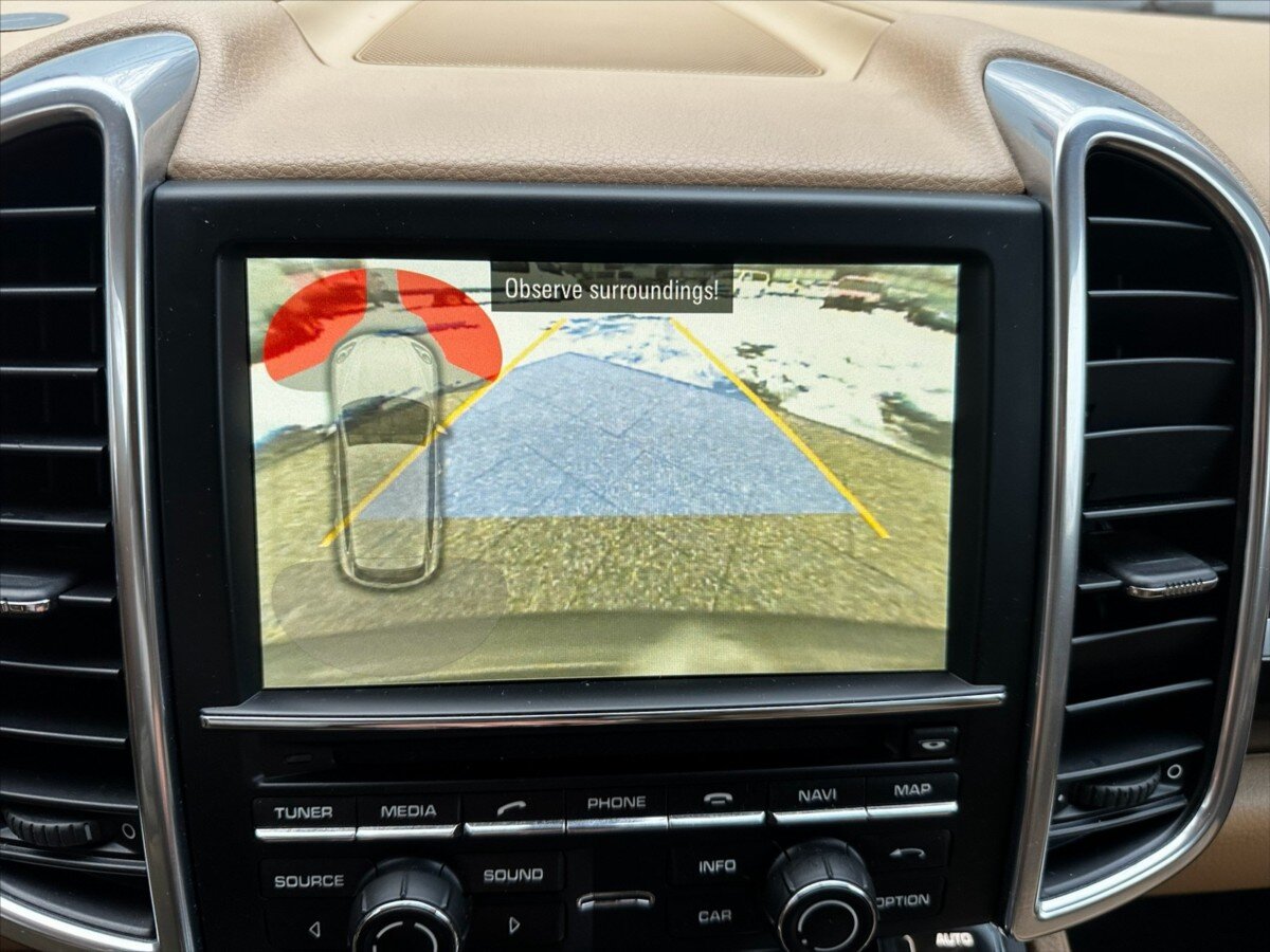 Porsche Cayenne Kombi 4,8 l 294 kw