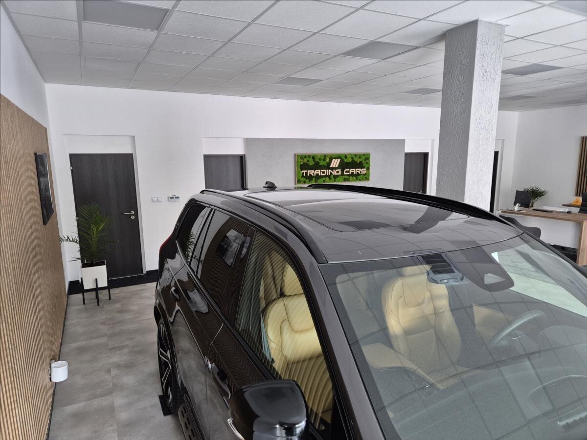 Volvo XC90 SUV / Terénní 2,0 l 180 kw