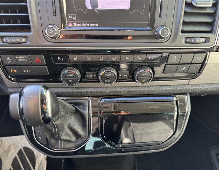 Volkswagen Multivan 22