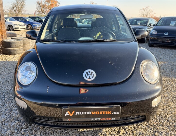 Volkswagen New Beetle 2