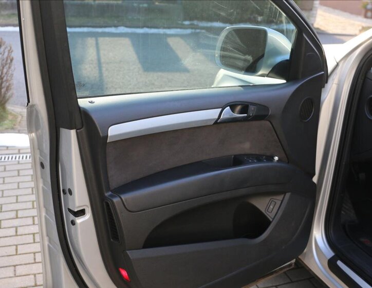 Audi Q7 Kombi 3,0 l 176 kw