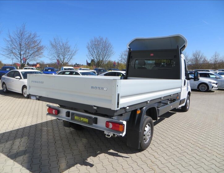 Peugeot Boxer Valník 2,2 l 121 kw