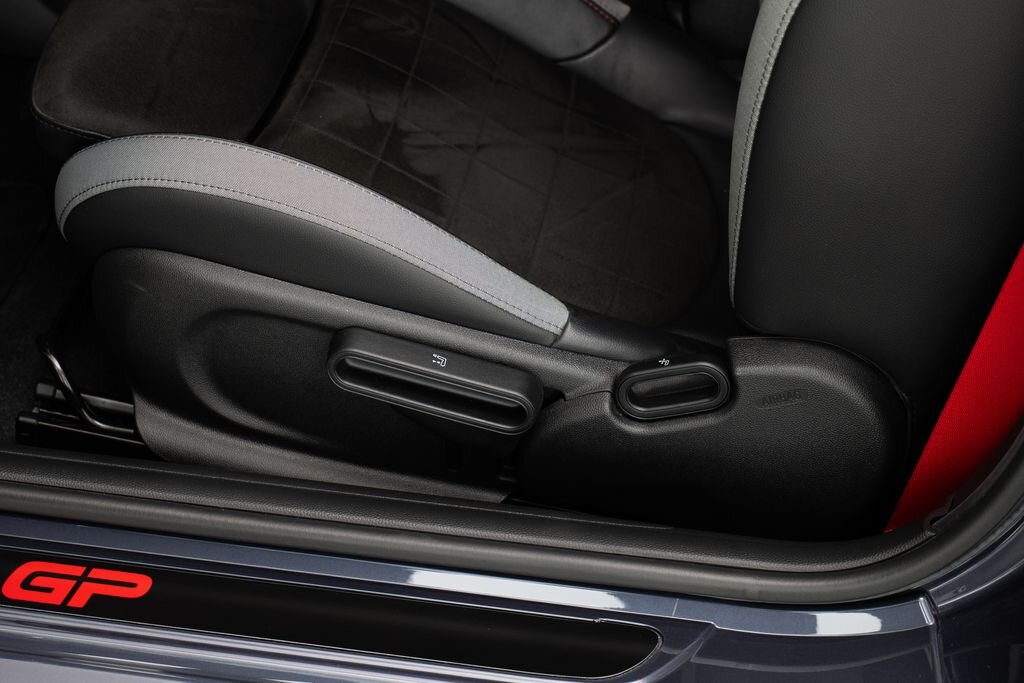 Mini Cooper Hatchback 2,0 l 225 kw