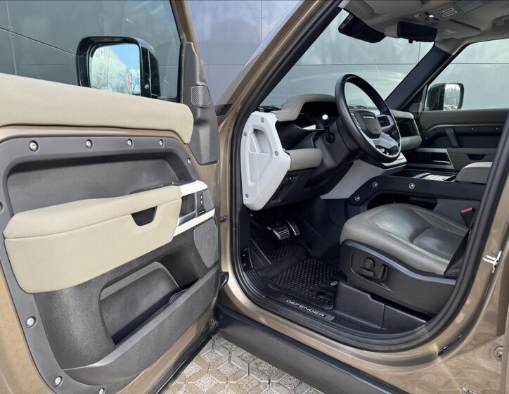 Land Rover Defender SUV 3,0 l 183 kw