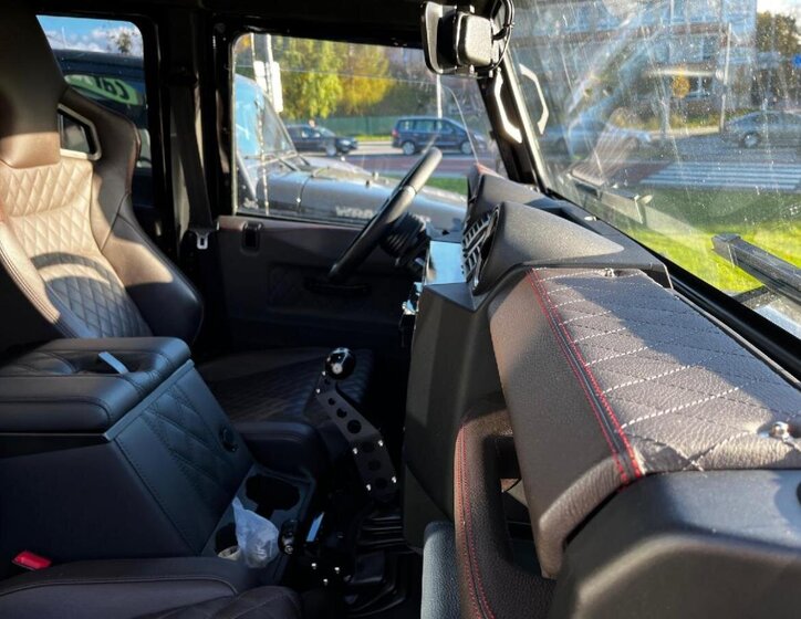 Land Rover Defender SUV / Terénní 2,2 l 90 kw