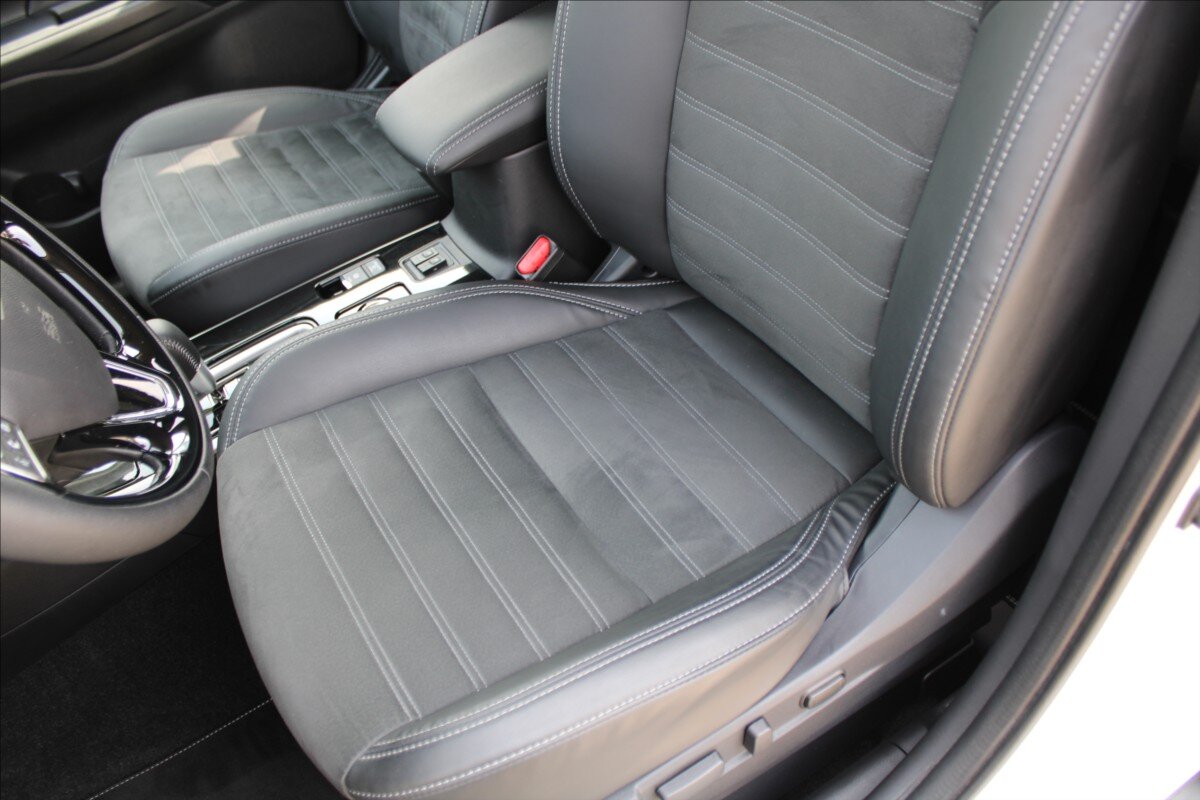 Mitsubishi Outlander SUV / Terénní 2,0 l 110 kw