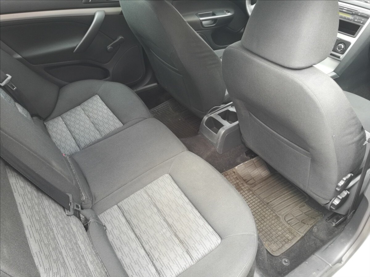 Škoda Octavia Sedan / Limuzína 1,6 l 77 kw