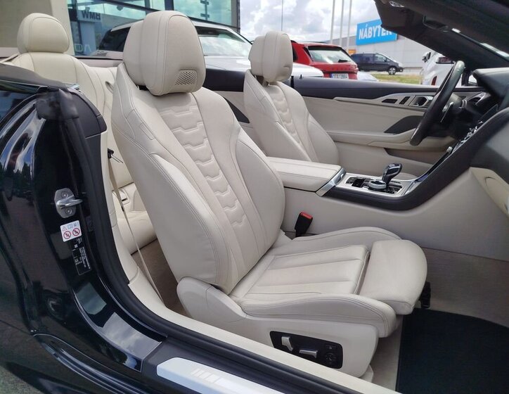 BMW Řada 8 Kabriolet 4,4 l 390 kw