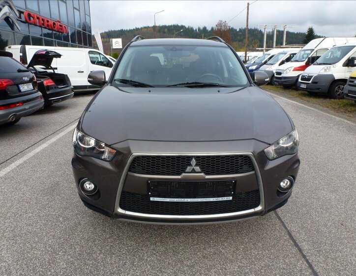 Mitsubishi Outlander Kombi 2,3 l 130 kw