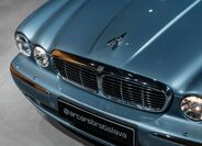 Jaguar XJ8 4