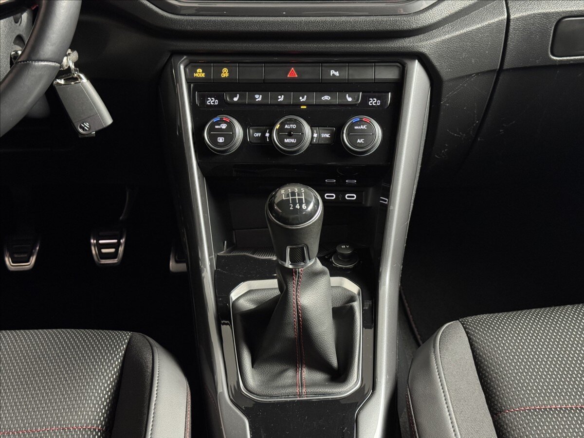 Volkswagen T-Roc SUV / Terénní 1,5 l 110 kw