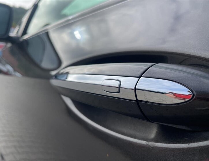 Opel Insignia Liftback 2,0 l 154 kw