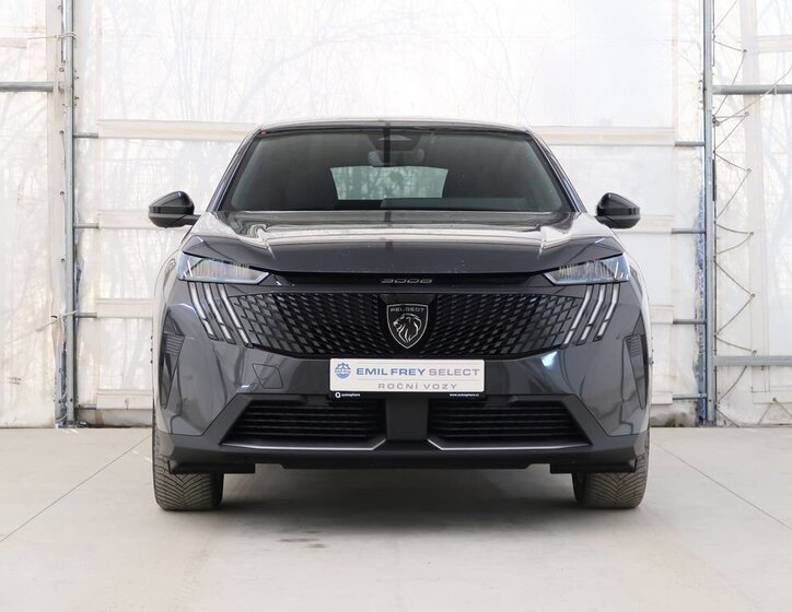 Peugeot 3008 SUV 1,2 l 100 kw