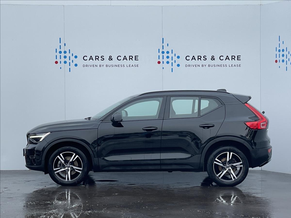 Volvo XC40 SUV / Terénní 2,0 l 145 kw