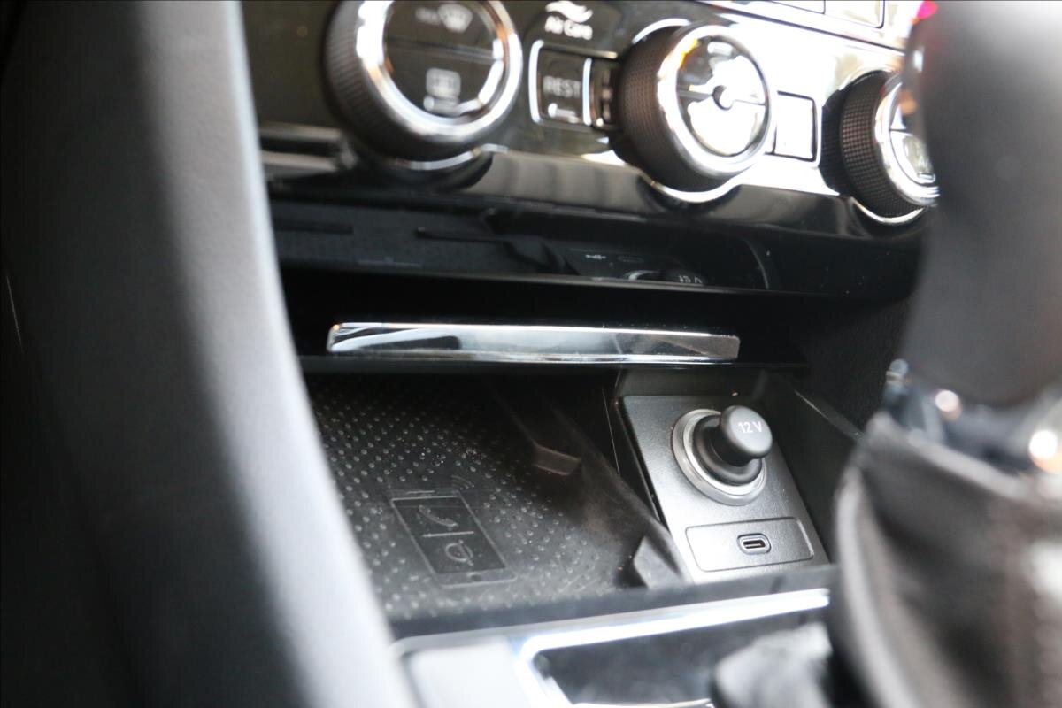 Škoda Superb Kombi 2,0 l 147 kw