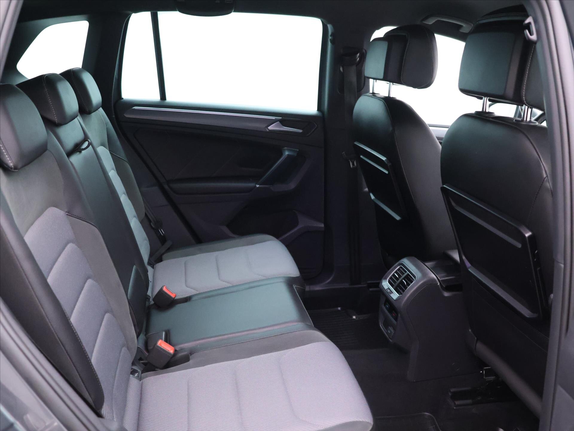 Volkswagen Tiguan SUV / Terénní 2,0 l 140 kw