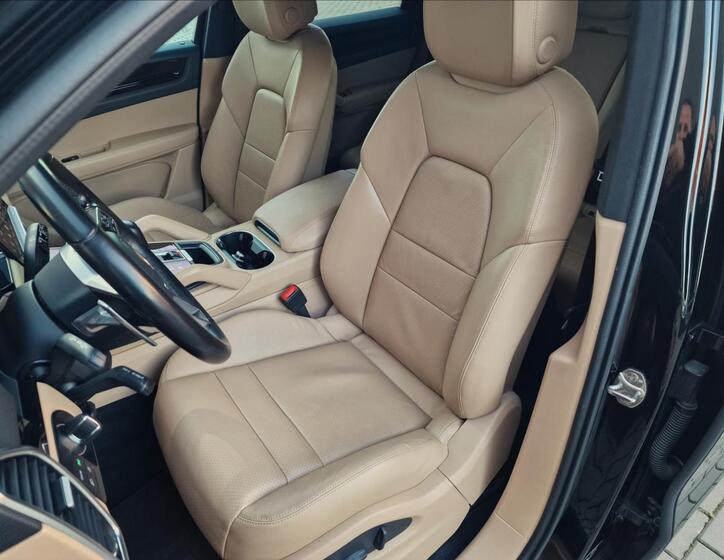 Porsche Cayenne 36