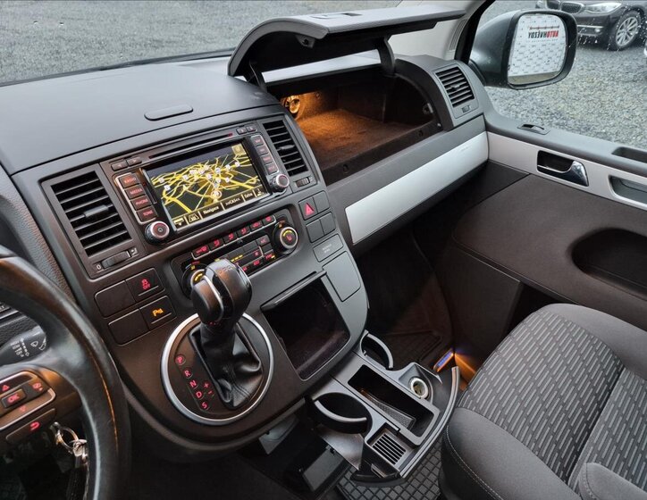 Volkswagen Multivan 31