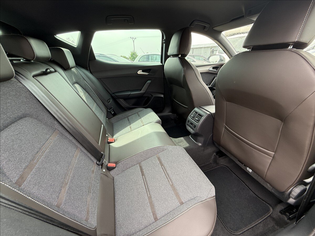 Seat Leon Hatchback 1,5 l 96 kw