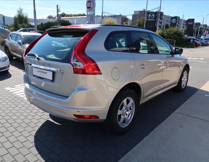 Volvo XC60 4