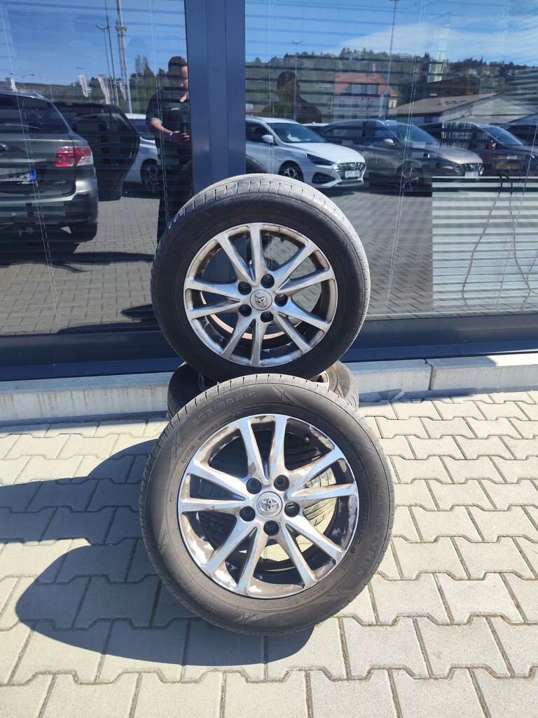 Toyota Avensis Kombi 2,0 l 93 kw