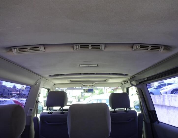 Volkswagen Caravelle 38