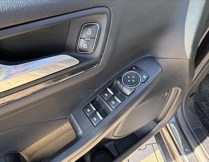 Ford Kuga SUV 2,5 l 140 kw