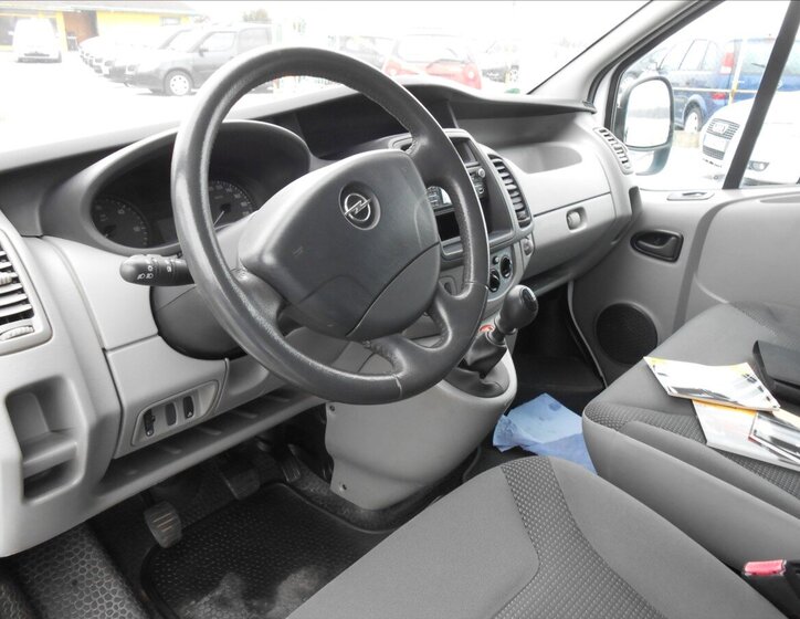 Opel Vivaro Kombi 2,0 l 84 kw