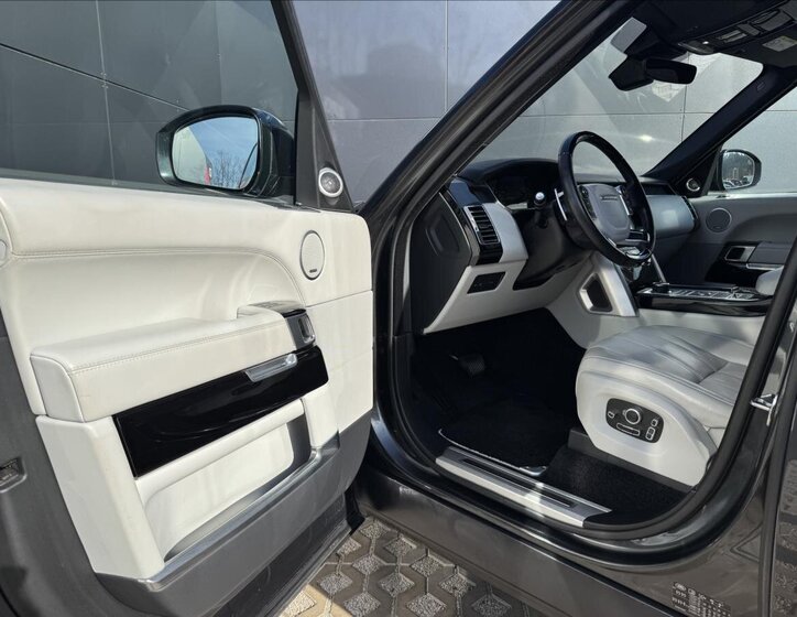 Land Rover Range Rover SUV / Terénní 4,4 l 250 kw
