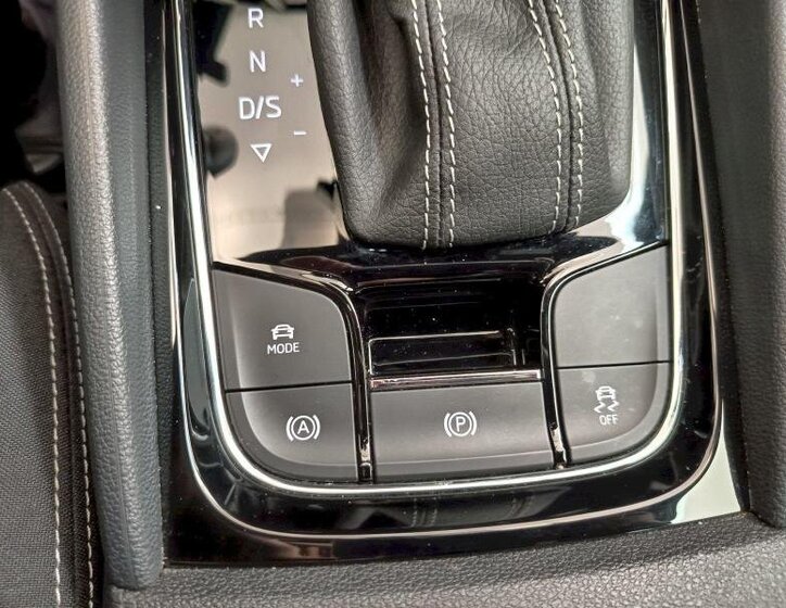 Škoda Karoq SUV / Terénní 1,5 l 110 kw