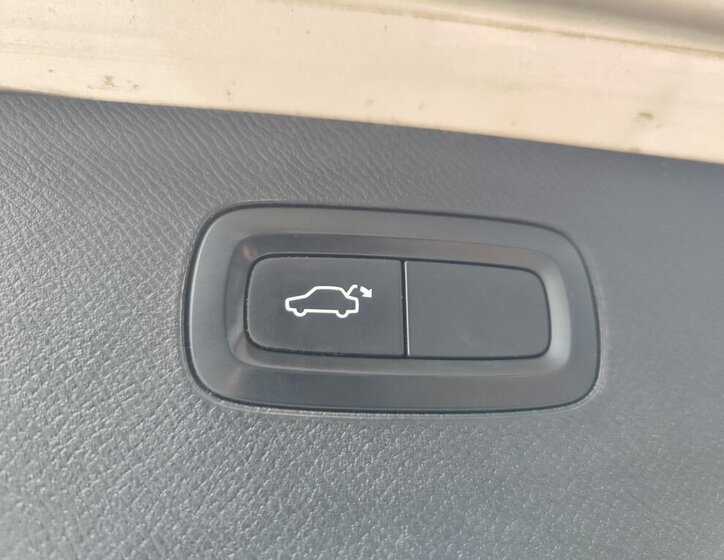 Volvo XC90 SUV / Terénní 2,0 l 235 kw