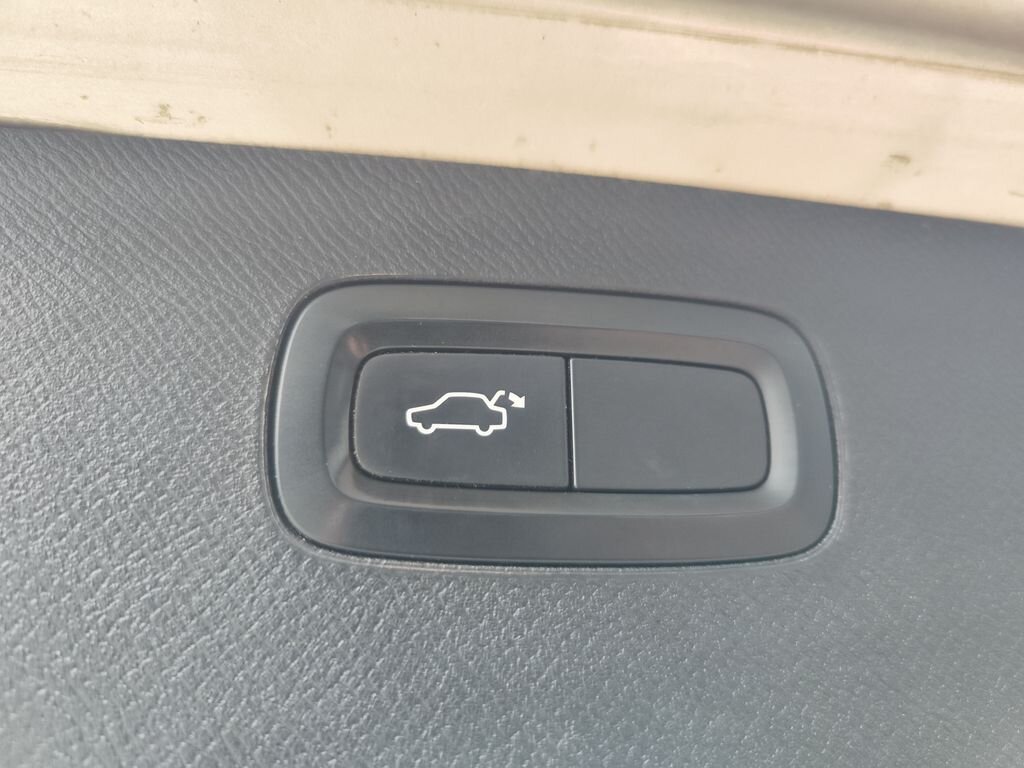 Volvo XC90 SUV / Terénní 2,0 l 235 kw