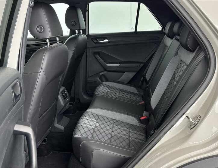 Volkswagen T-Roc SUV / Terénní 1,5 l 110 kw