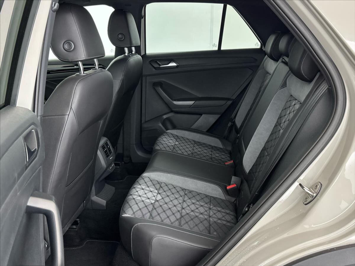 Volkswagen T-Roc SUV / Terénní 1,5 l 110 kw