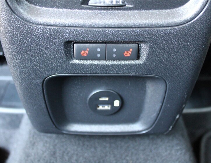 Ford Kuga SUV / Terénní 1,5 l 110 kw