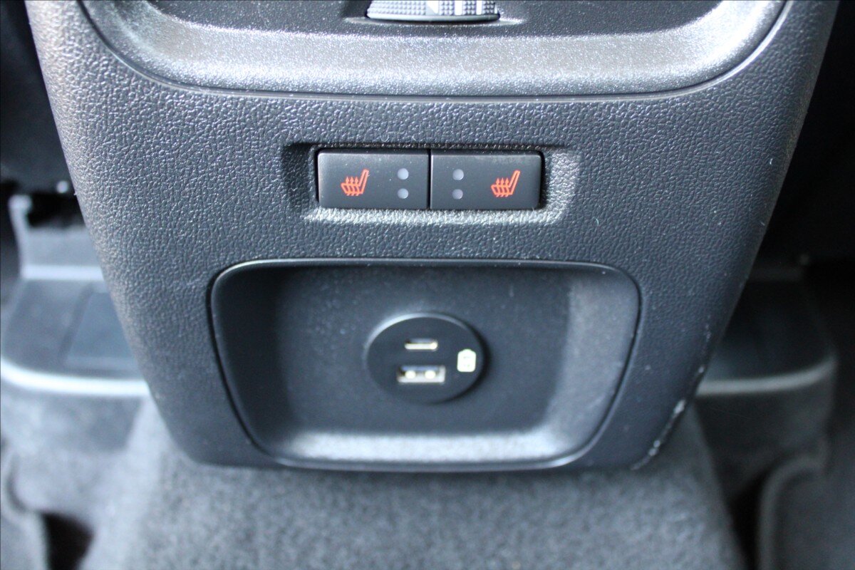 Ford Kuga SUV / Terénní 1,5 l 110 kw