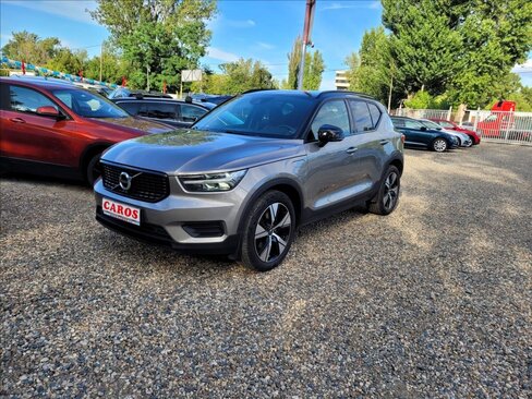 Volvo XC40 SUV / Terénní 1,5 l 155 kw
