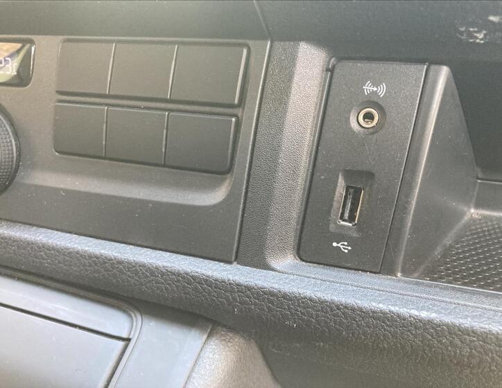 Volkswagen Multivan 18