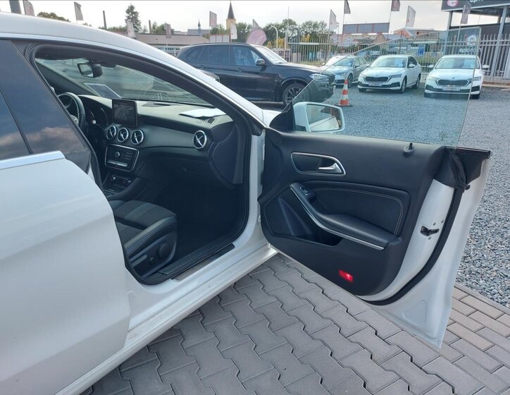 Mercedes-Benz CLA 17