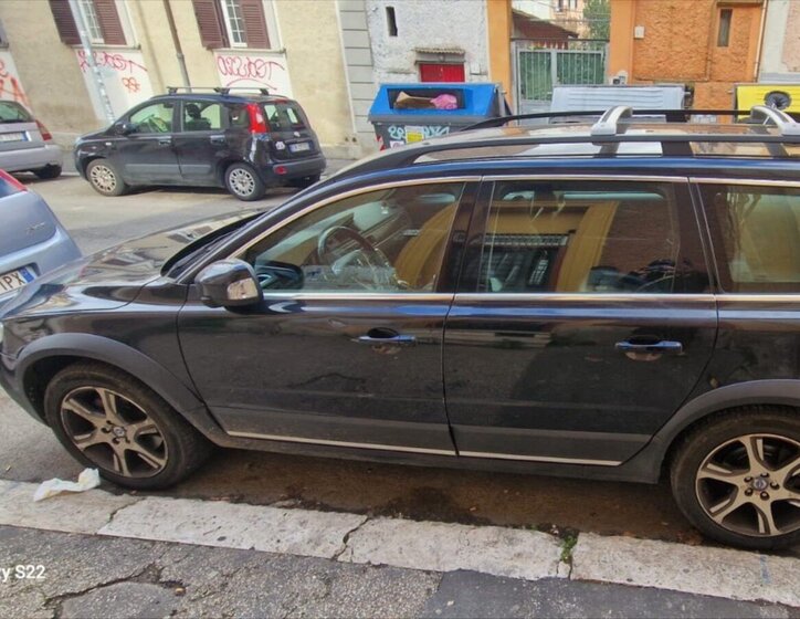 Volvo XC70 Kombi 2,4 l 133 kw