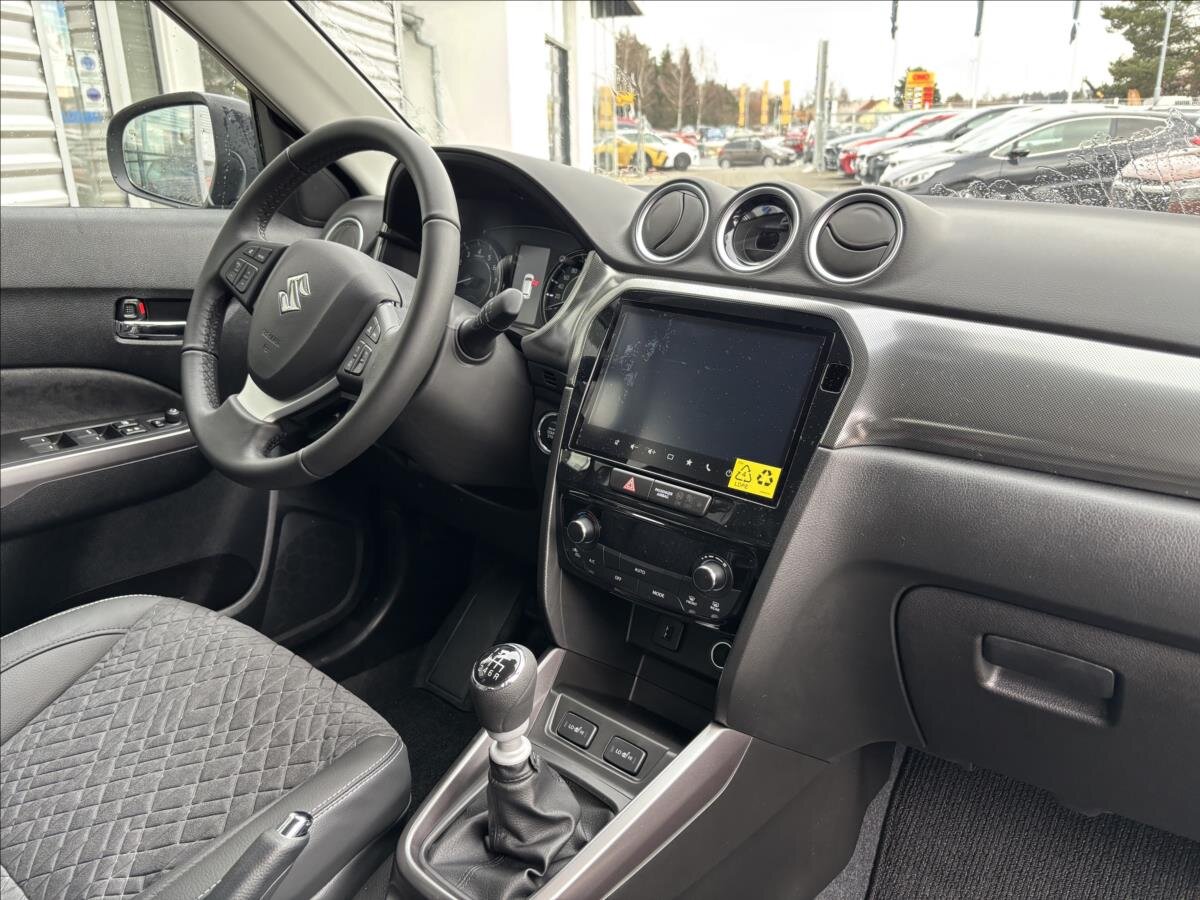 Suzuki Vitara SUV / Terénní 1,4 l 81 kw