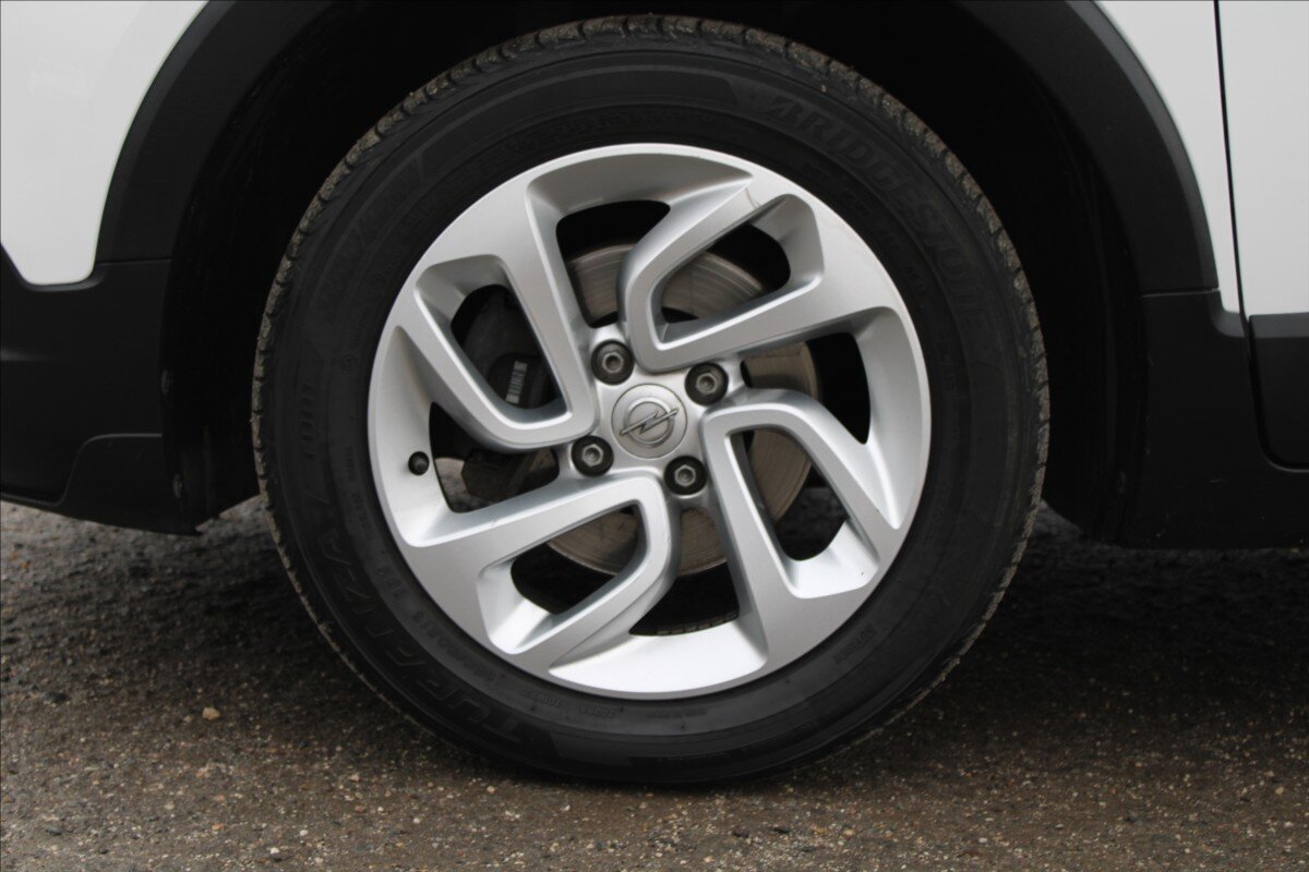 Opel Crossland X SUV / Terénní 1,2 l 81 kw