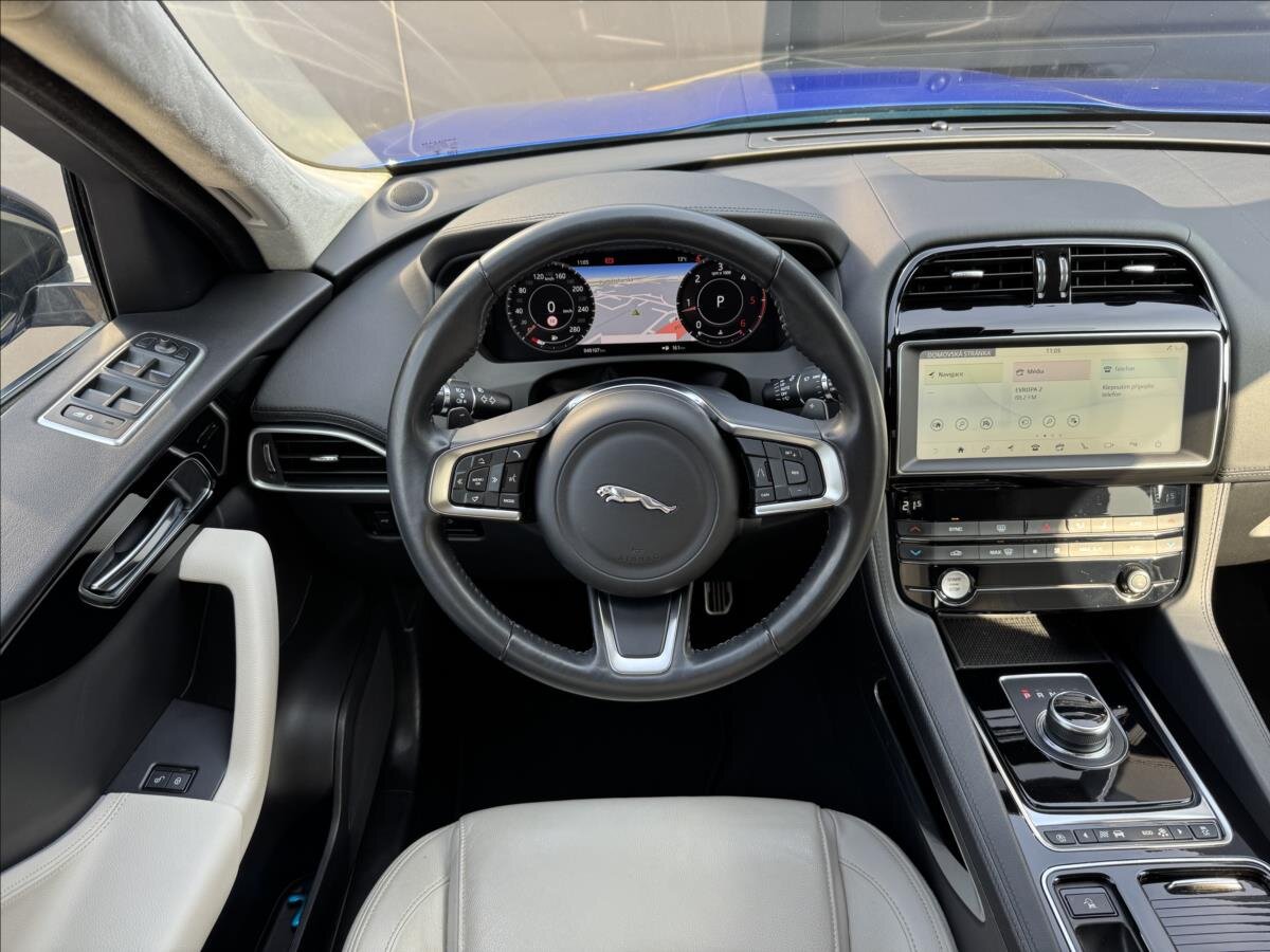 Jaguar F-Pace SUV / Terénní 2,0 l 132 kw